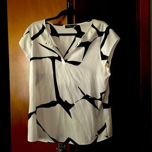 Ivanka Trump white and black blouse good condition